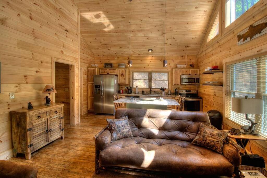 Honeymoon Getaway In Woods Near Noc And Smoky Mtn Rr Vila Bryson City Exterior foto