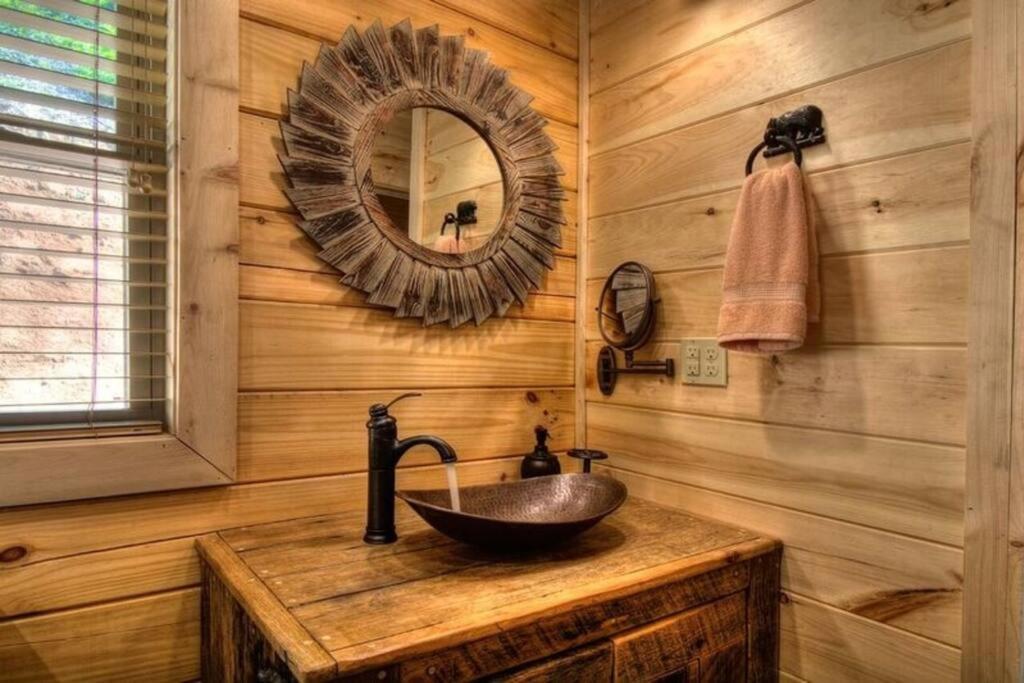Honeymoon Getaway In Woods Near Noc And Smoky Mtn Rr Vila Bryson City Exterior foto