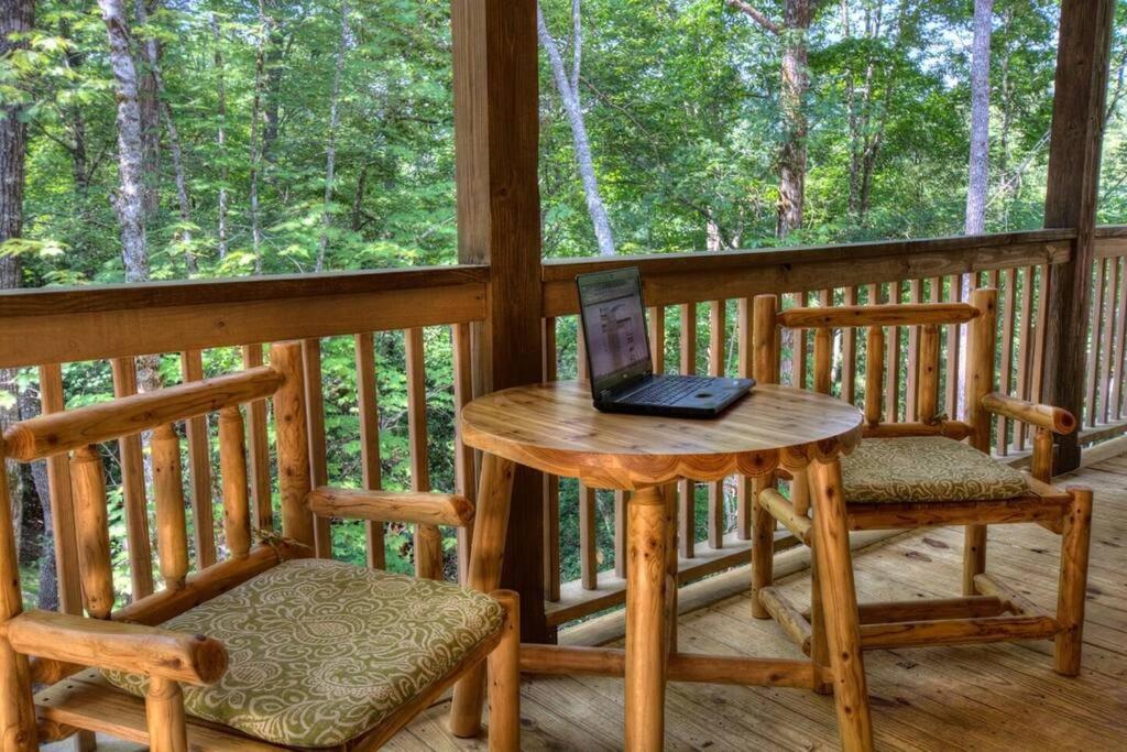 Honeymoon Getaway In Woods Near Noc And Smoky Mtn Rr Vila Bryson City Exterior foto